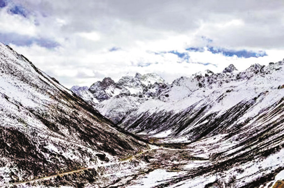◆青藏高原雀兒山 作者供圖