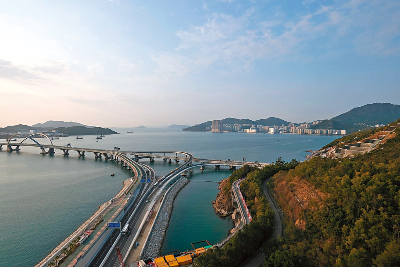 ◆將藍大橋近調景嶺沿岸未有設置隔音屏障。  香港文匯報記者涂穴  攝