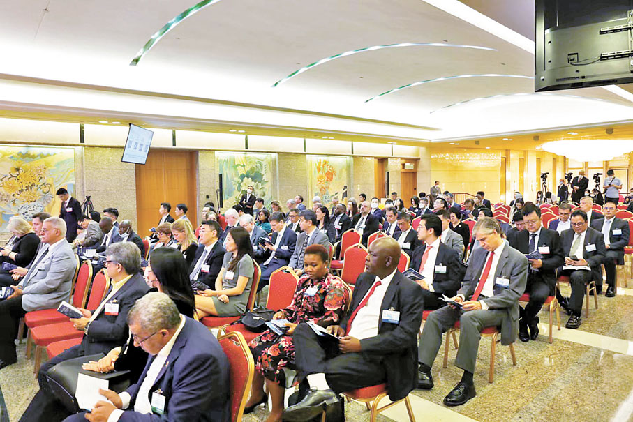 ◆ 參訪團包括近120位參訪嘉賓，涵蓋領團、商會、企業等各界翹楚。 大公文匯全媒體記者  攝