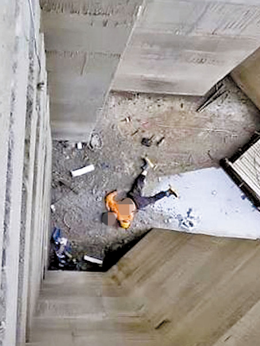 ◆墮樓男工被發現倒臥一樓平台重傷昏迷。網上圖片