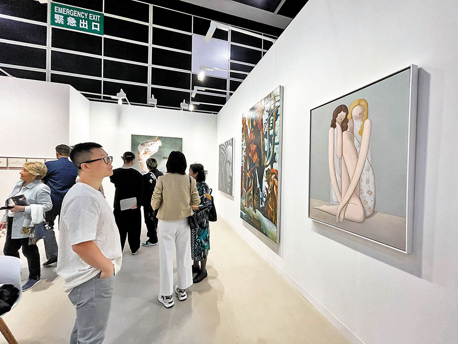 ◆作為2019年後最大型的展覽，今次Art Basel展廳內來自世界各地的觀眾和客人比起往年明顯更多。