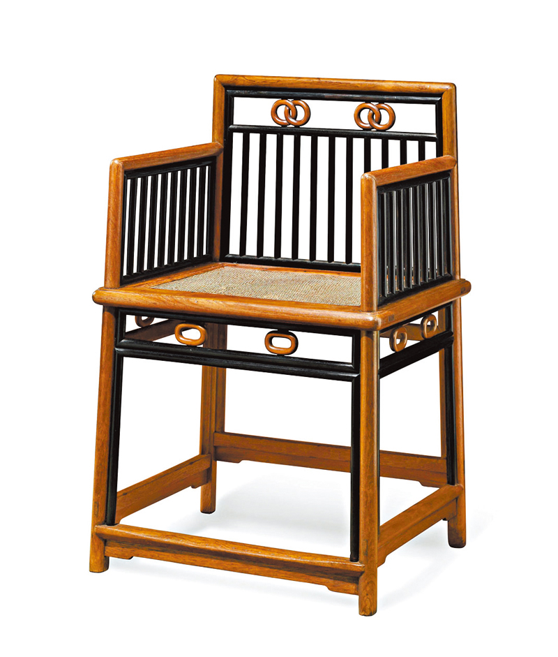 ◆清初黃花梨嵌烏木及黃楊木梳背玫瑰椅 圖片來源：佳士得