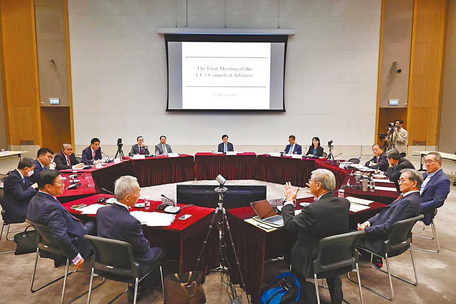 ◆特首顧問團舉行首次會議。  