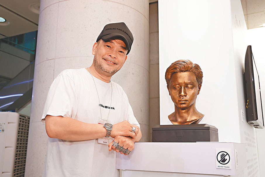 ◆葛民輝親製張國榮頭像紀念好友。