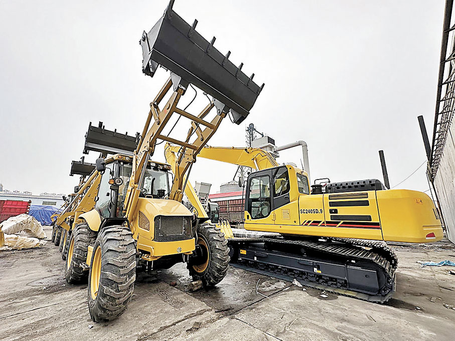 ◆韓濤幫俄羅斯客戶採購的中國工程機械。 香港文匯報記者于海江 攝