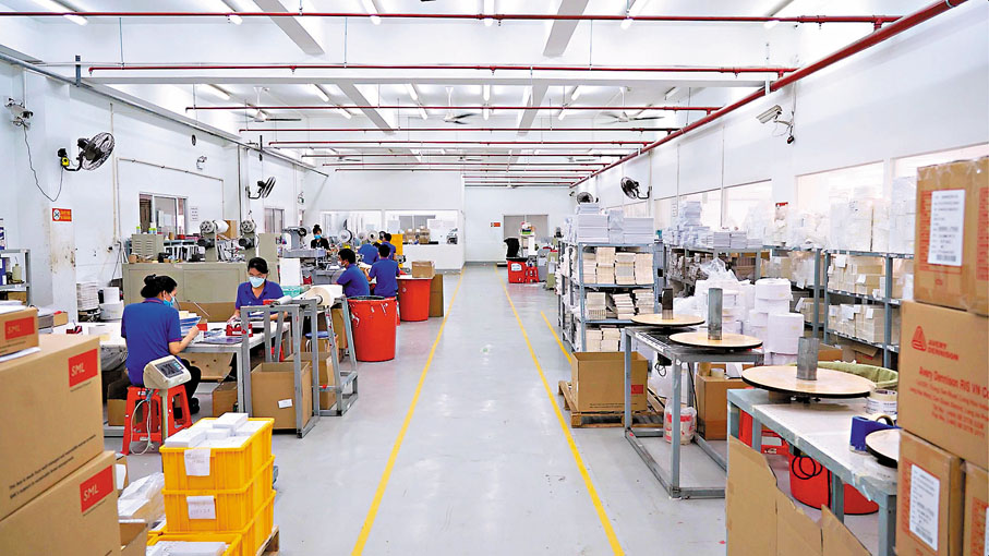 ◆疫情期間冠翎越南工廠沒有停工，堅持生產。