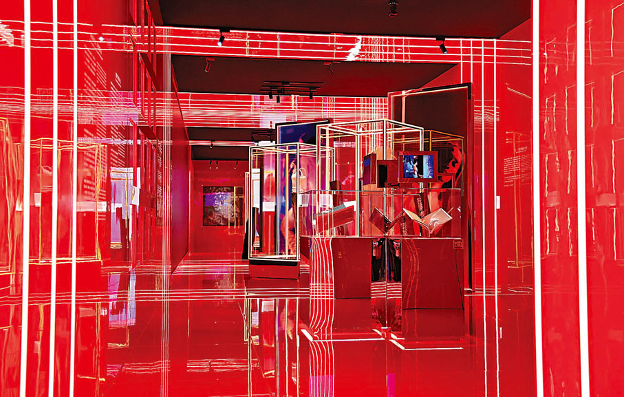 ◆香港文化博物館舉辦「繼續寵愛.張國榮紀念展」。