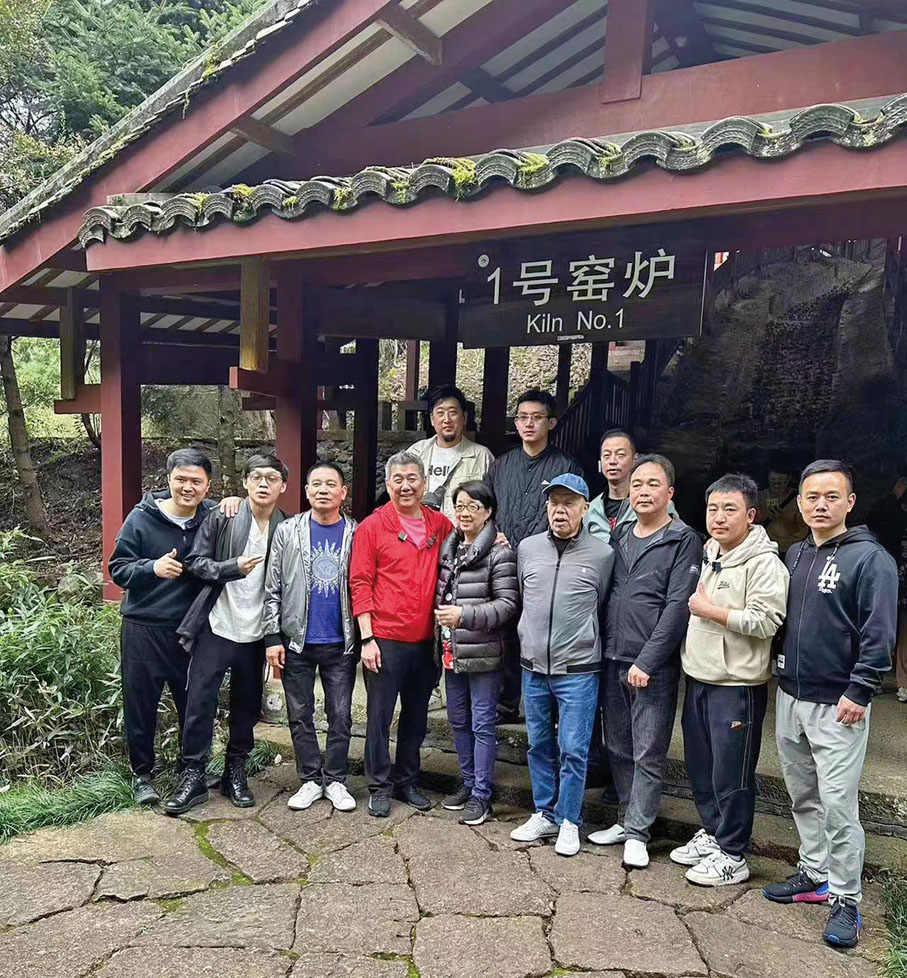 ◆ 研學班參觀遇林亭窯址的1號窯爐。