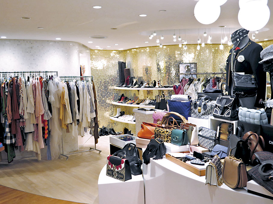 ◆今次義賣物品包括Kelly的衣服、手袋、鞋履。 