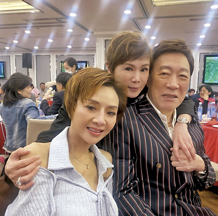 ◆葉子楣(左)罕有露面。