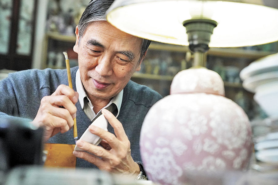 ◆粵東磁廠第三代傳人曹志雄。