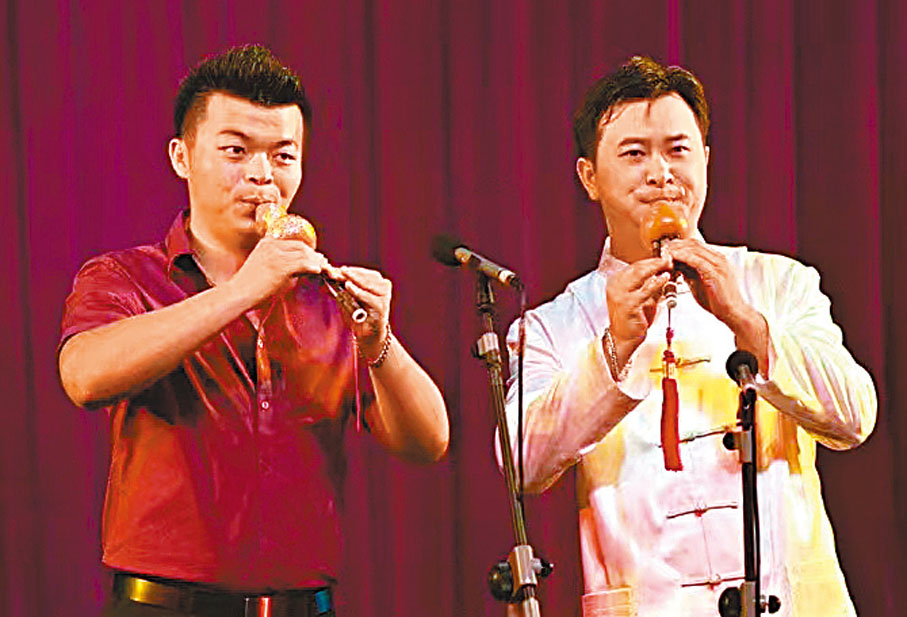 ◆張賀與老師李春華共同演出。