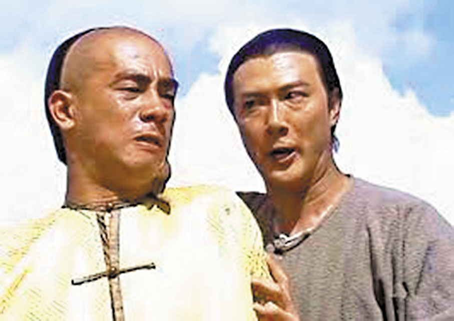 ◆陳榮峻（右）也曾與陳小春合作清裝劇。 作者供圖 