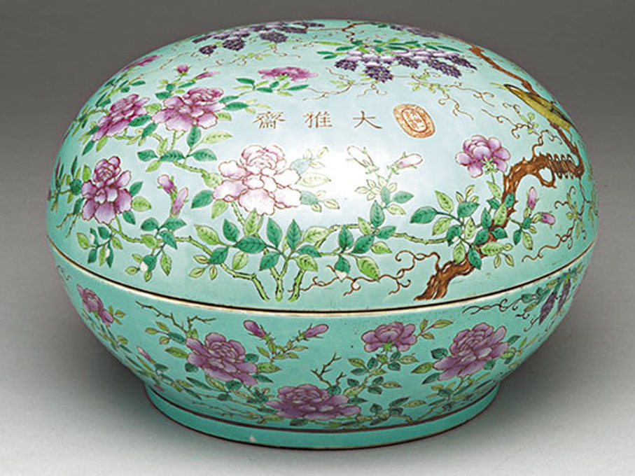 ◆清光緒粉彩湖綠底花鳥紋蓋盒(圖片來源:台北故宮博物院)