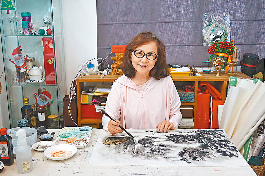 ◆黃湘詅近年在港成立水墨工作室，專注水墨畫創作。 張岳悅 攝
