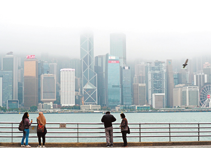 ◆香港春季氣候忽冷氣熱，濕氣較重，天氣多變。