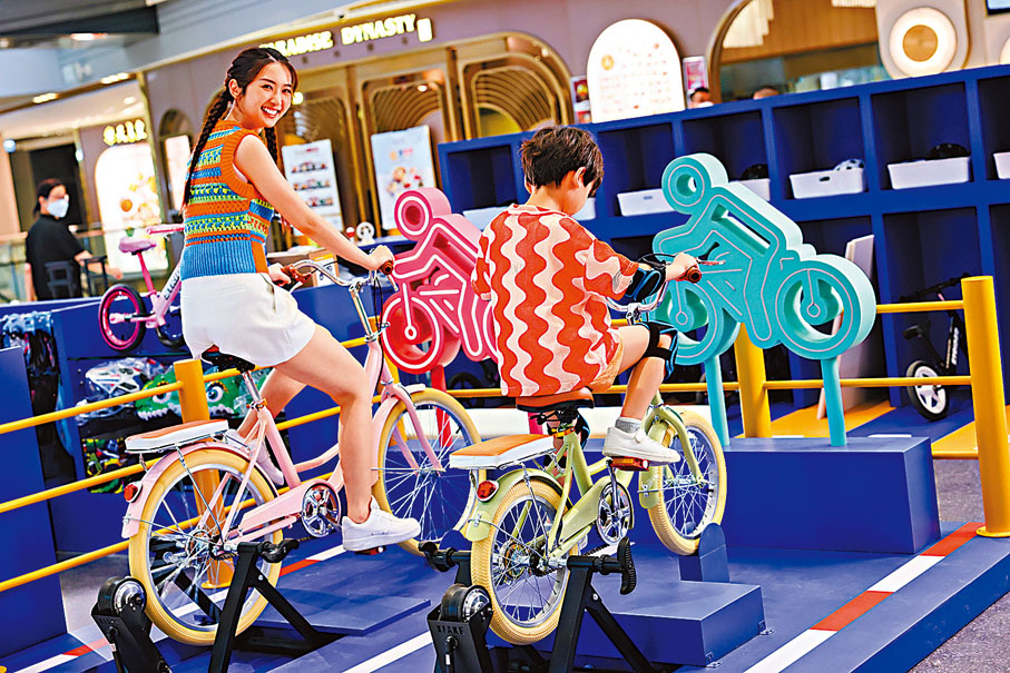 ◆車神發電機，小朋友可以踏單車啟動LED發光裝置。