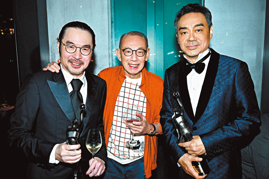 ◆楊受成博士(中)恭賀韋家輝導演(左)及劉青雲憑《神探大戰》獲獎。