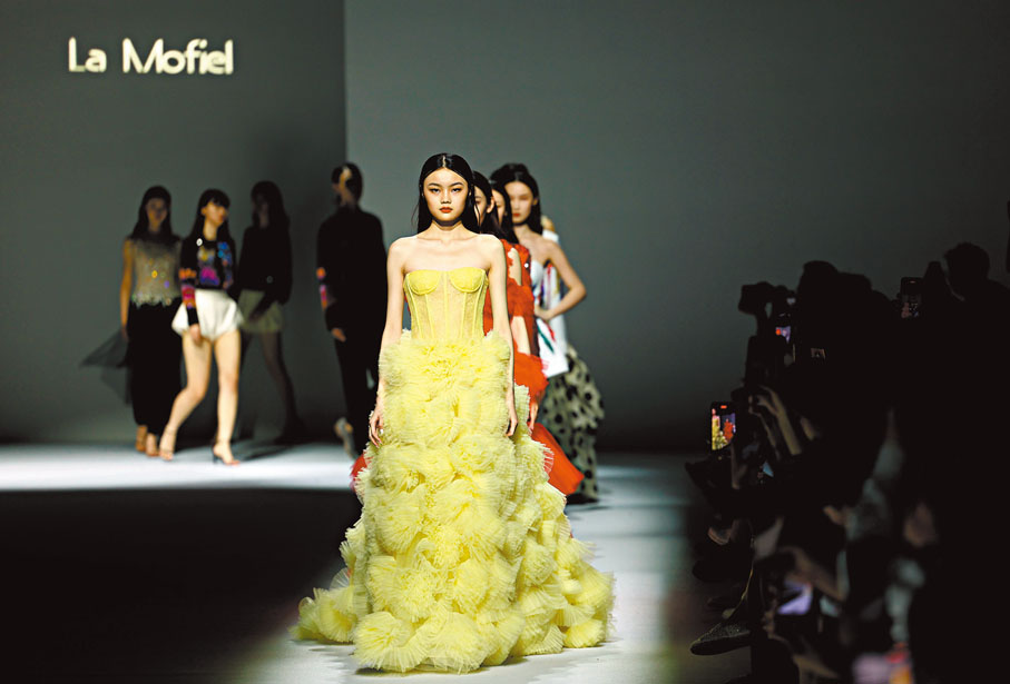 ◆La Mofiel品牌首次登陸消博會時裝周。
