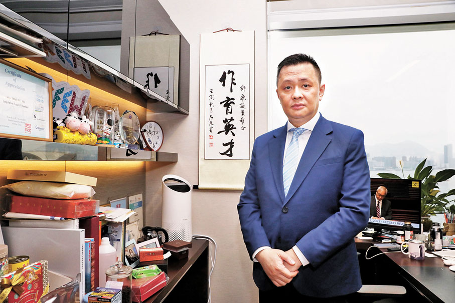 ◆鄧飛直言，生成式AI工具對中學教育與學生的學習行為和質量都一定會帶來衝擊。 香港文匯報記者萬靈霜  攝