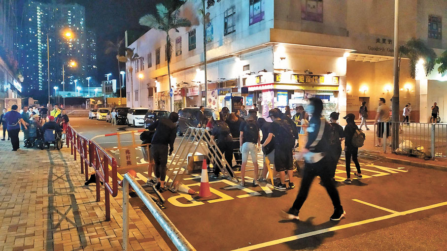 ◆2019年10月，黑暴圍堵警方大興行動基地。 資料圖片