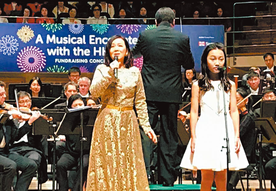 ◆事業與寫詩之外，廖湘嵋同樣熱愛唱歌。 受訪者供圖