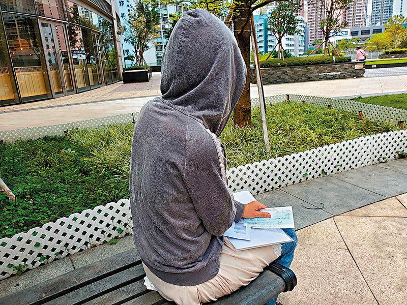 ◆苦主Maggie與9名受害人誤墮買演唱會飛騙局，存入7萬多元後被走數，追討半年不果，惟有報警求助。 香港文匯報記者文禮願  攝