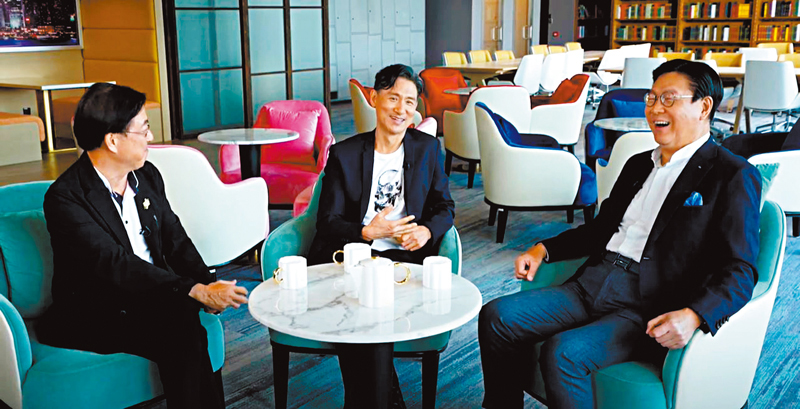 ◆馬時亨(右)邀來「歌神」張學友(中)及有「金曲之父」美譽的張文新擔任第一集嘉賓。