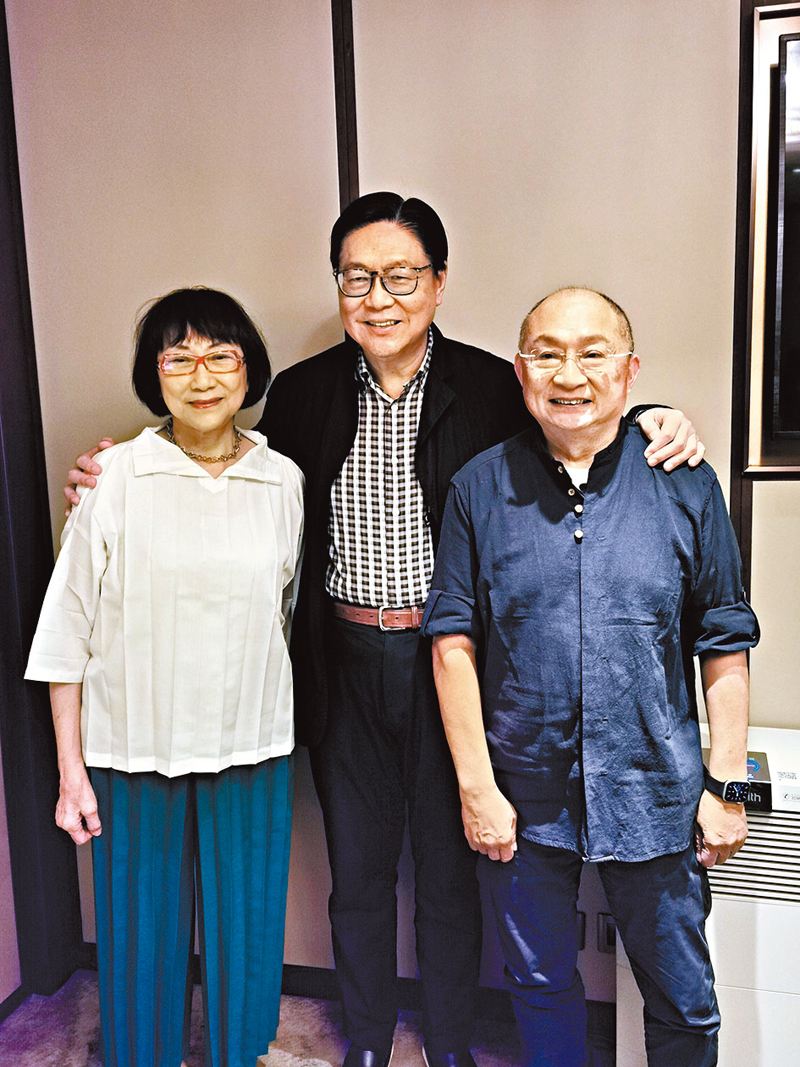 ◆馬時亨與節目監製蕭潮順和葉潔馨昨日與傳媒午聚。