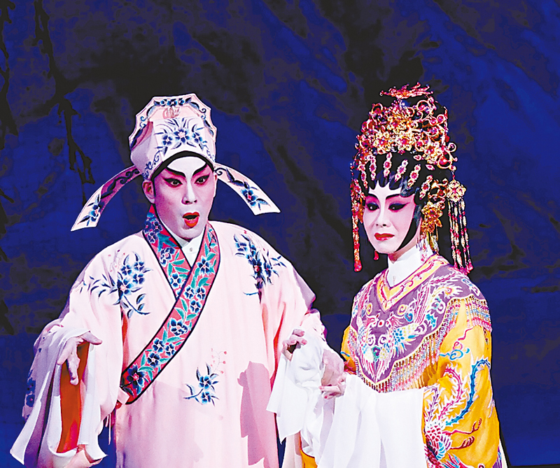 ◆梁兆明與林子青合演才子佳人，十分合拍。