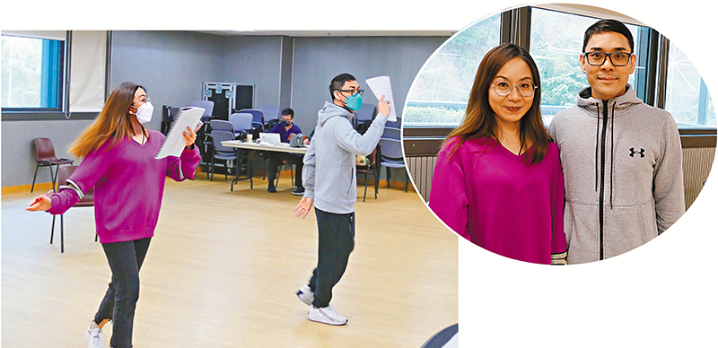 ◆ 梁兆明與林子青在排練場排戲。