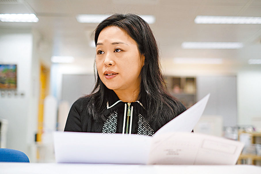 ◆佛教黃鳳翎中學中文科主任王穎。香港文匯報記者涂穴  攝