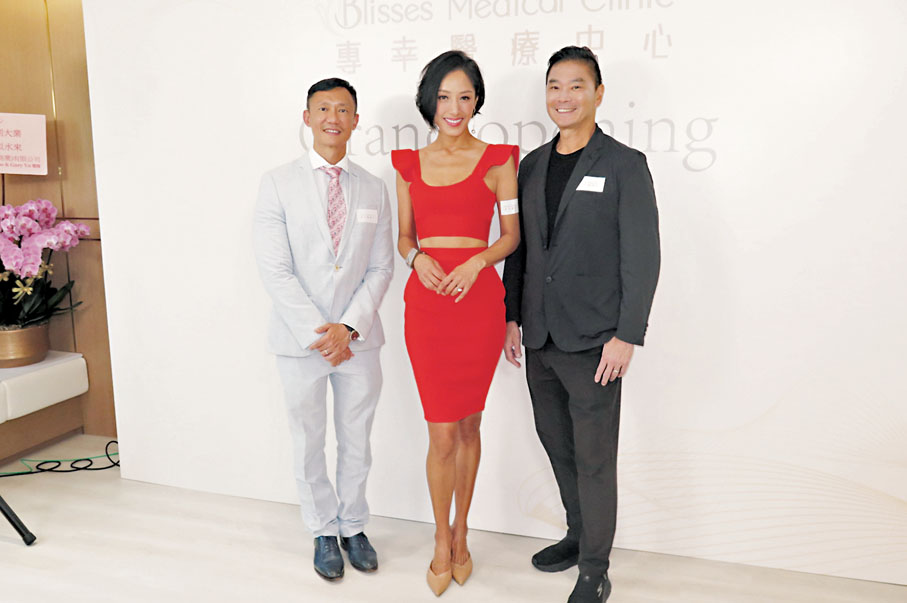 ◆（左起）陳梓欣醫生、蔣怡及鄧達智。記者阿祖  攝