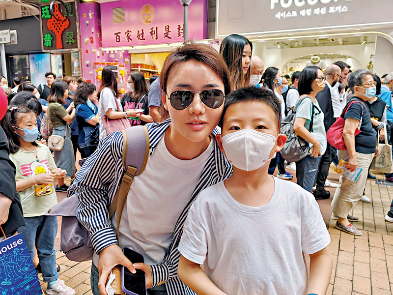 ◆田小姐和韓小朋友。香港文匯報記者林熹  攝