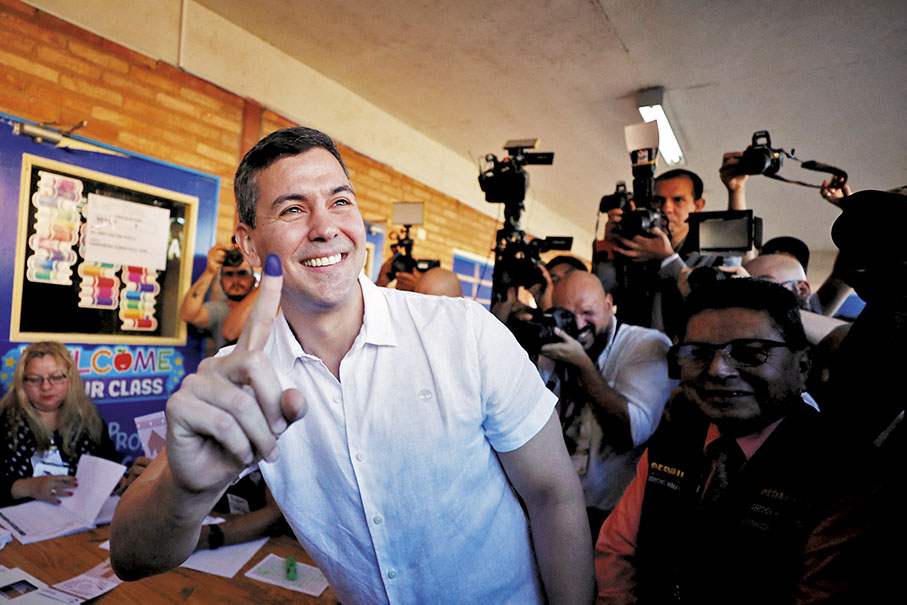 ◆執政黨總統候選人佩尼亞是前總統卡特斯一手提拔，曾在其手下任職財長。 美聯社