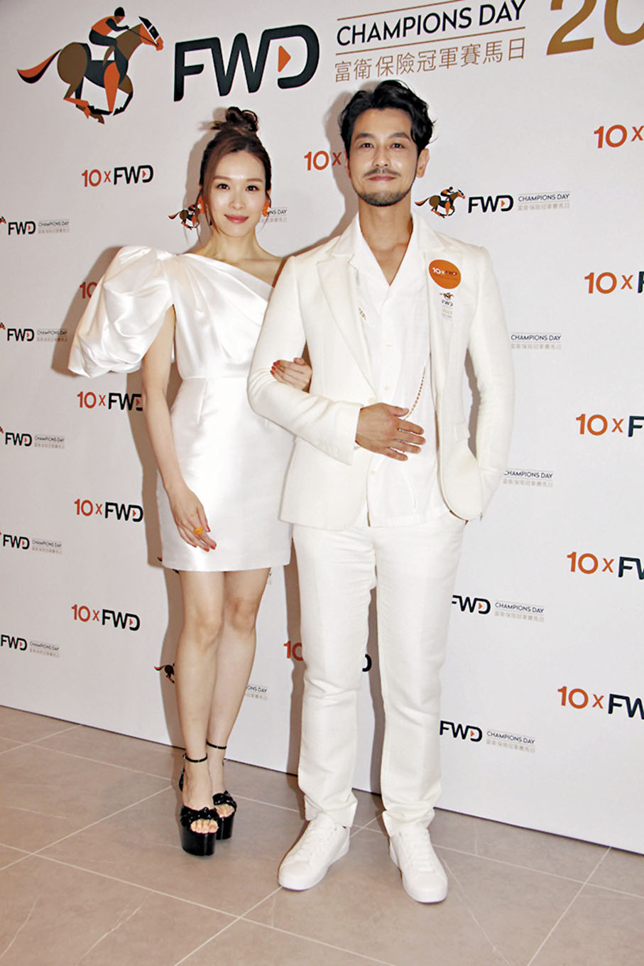 ◆ 李佳芯與栢天男盛裝出席。