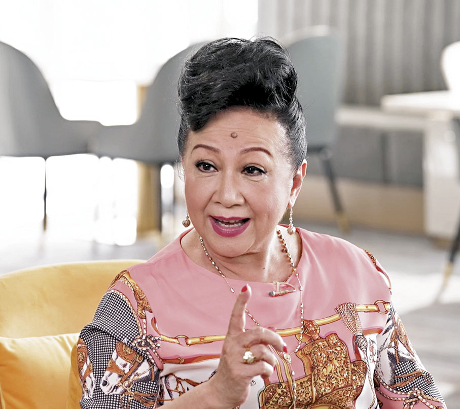 ◆ 家燕姐講返當年盛裝坐渡輪嘅經歷都好回味。