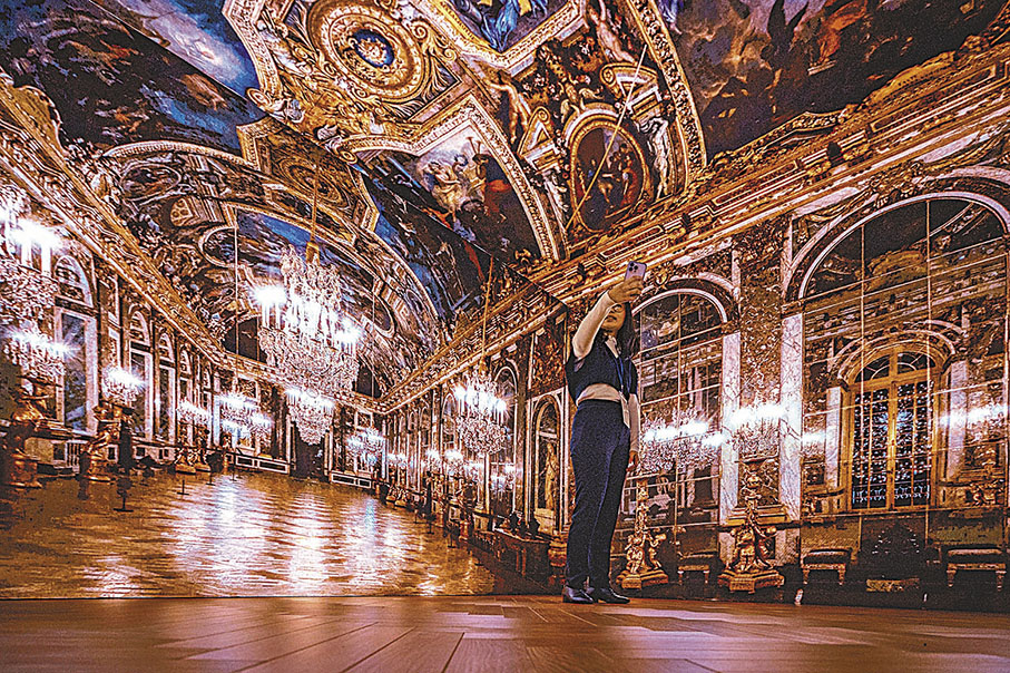 ◆透過360度電子屏幕，呈現凡爾賽宮著名廳室的壯麗景觀。