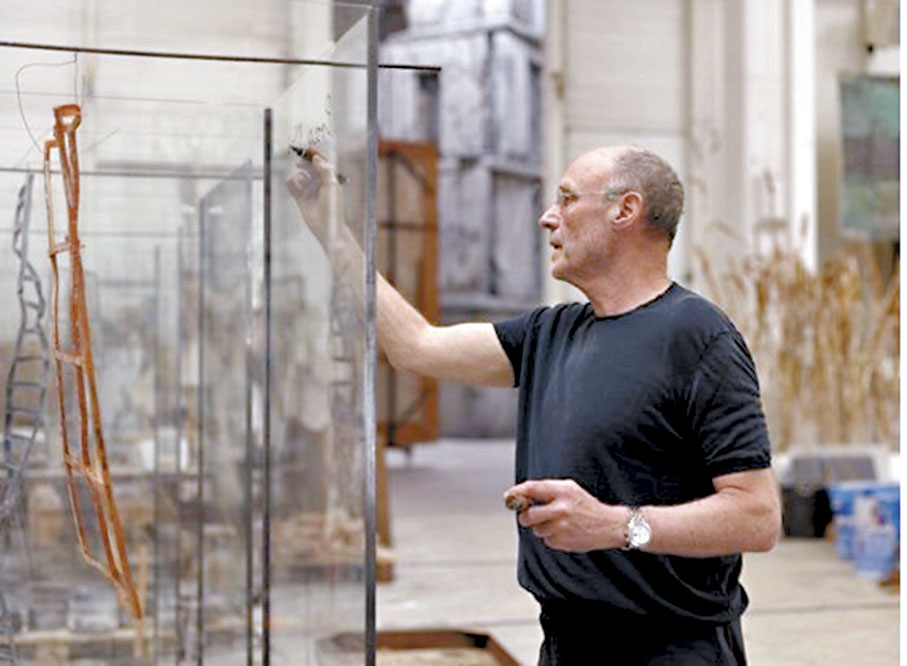 ◆在法國塞納河畔克魯瓦西工作室創作的安塞姆．基弗。 攝影：Georges Ponce