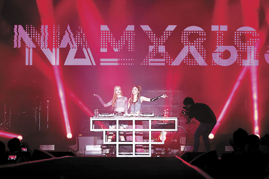 ◆澳門DJ 組合 NAMXSIS型格登場。