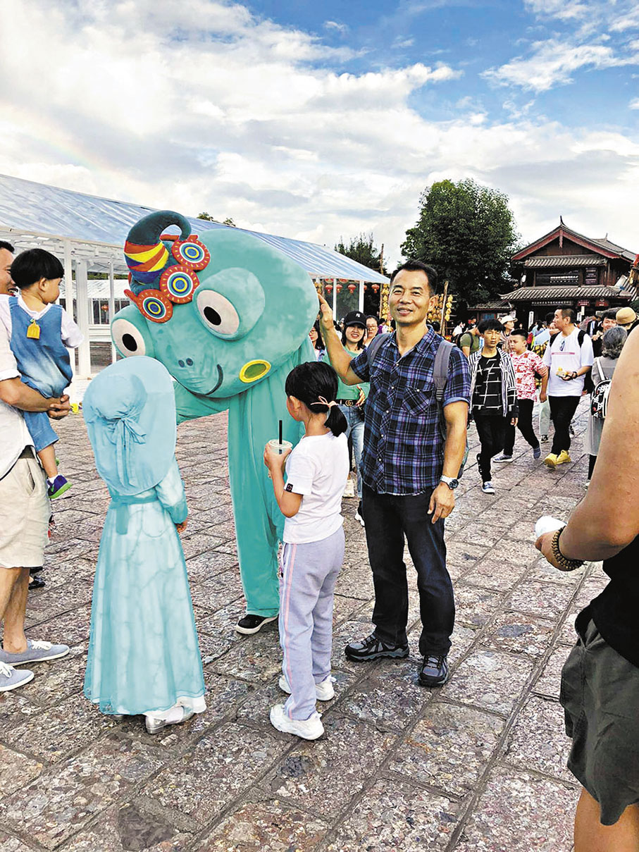 ◆邱先生表示恨不得馬上就出發往內地。圖為邱先生以往在內地遊玩的照片。