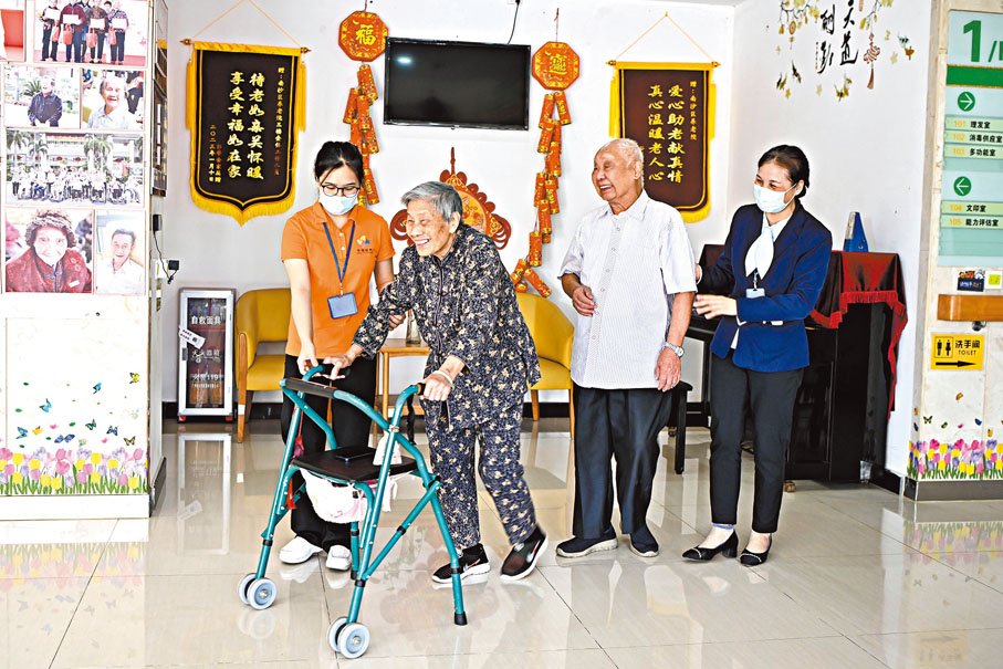 ◆ 黃國認為，在內地院舍買位可為港人長者提供更多選擇，同時紓緩香港的住屋及醫療等問題。圖為廣州南沙的養老院。資料圖片