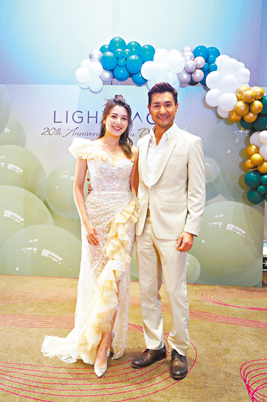 ◆陳展鵬單文柔夫妻愛扮靚，又互相欣賞。