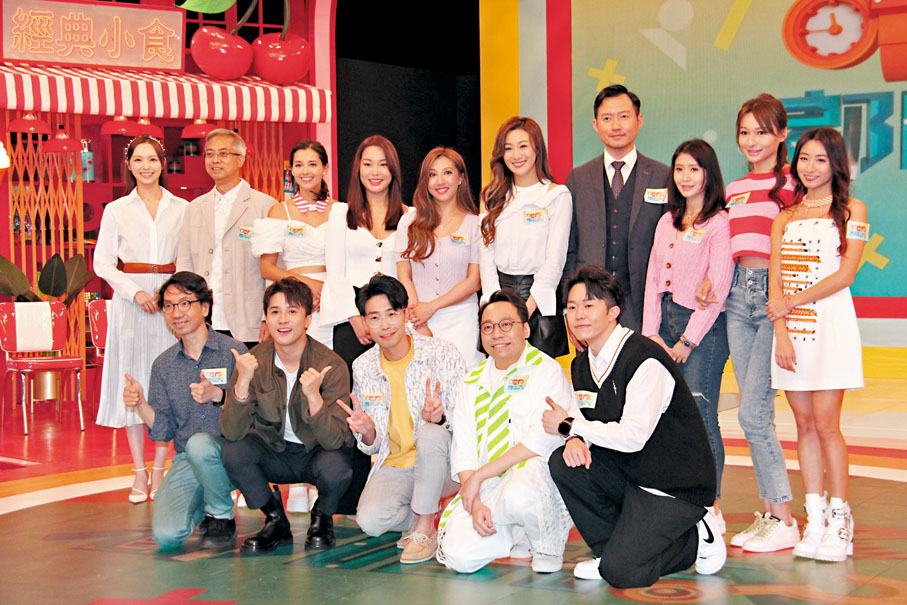 ◆C 君、謝嘉怡、黃紫恩、陸浩明、鄭衍峰、朱智賢、馮盈盈、黃庭鋒、林鈺洧等《咁你都唔識》 錄影探班。