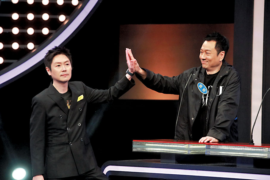 ◆黎耀祥（右）嘲主持李思捷每晚只顧陪女仔。