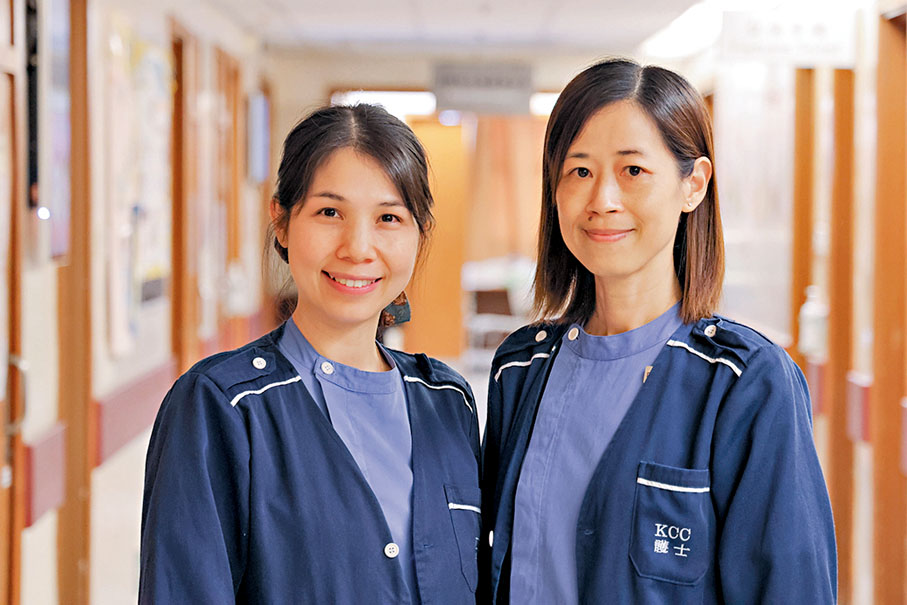 ◆ 左起：伊利沙伯醫院婦產科註冊助產士林小慧、婦產科顧問護師黃思琦。