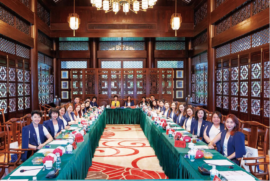 ◆訪問團獲香洲區委常委、統戰部部長陳祥瑞接見，並聆聽了香洲區投資環境推介會。