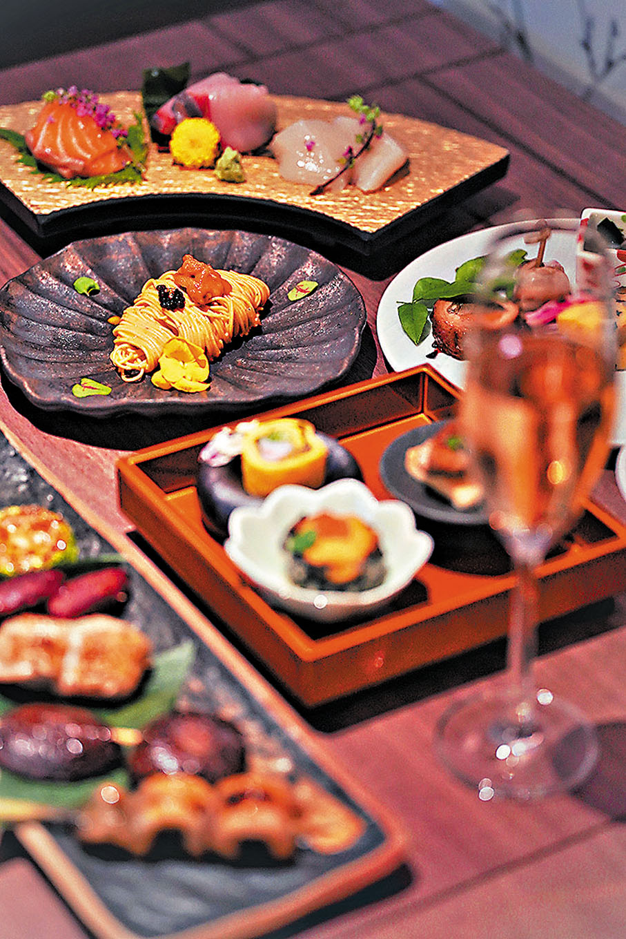 ◆ 周末早午餐，食客可在3小時品嘗20款菜式。