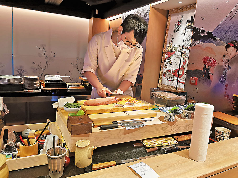 ◆ 廚師團隊發辦出多道風味創意菜式。