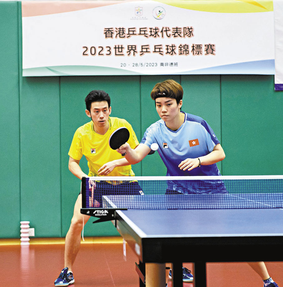 ◆黃鎮廷（左）與杜凱琹積極備戰。乒總提供